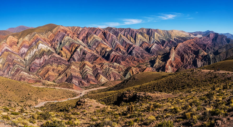 La Serranía del Hornocal - Fracturas triangulares de calizas y areniscas a 4.350 metros de altitud