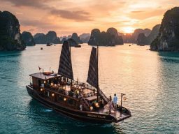 Indochina Sublime: Del Delta a la Bahía de Ha Long