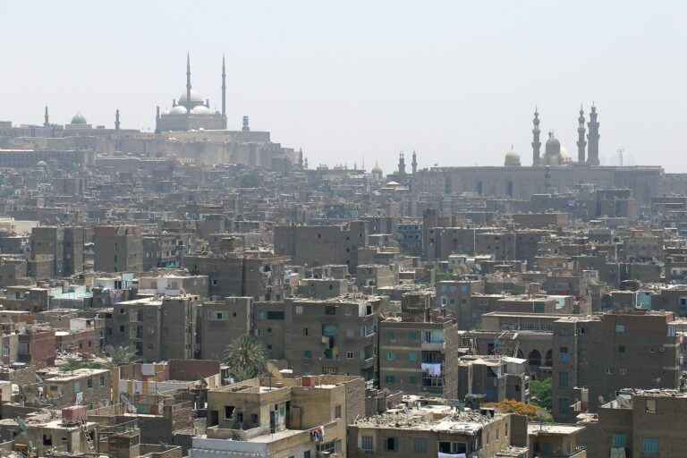 Llegada a la Ciudad de los Mil Minaretes