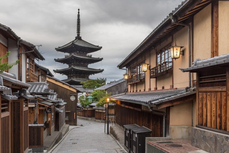 Kyoto: La Capital de la Tradición y el Refinamiento
