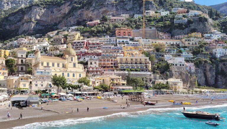 Positano y el Encanto de las Aldeas Verticales