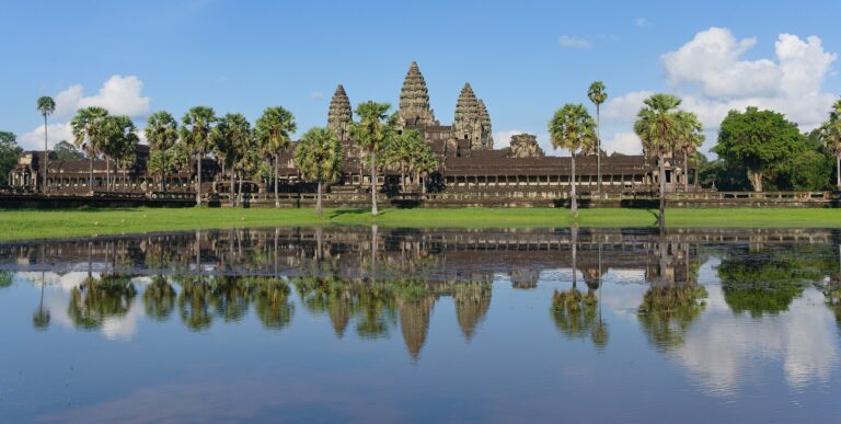 El Amanecer Místico en Angkor Wat